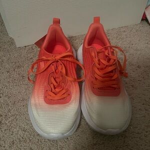 New Charly Women's Distinct PFX Running Shoes Coral White Ombre Size 7 NWT